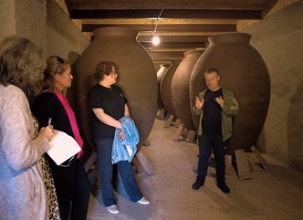 „გერმანიაში ქართული ღვინის ცნობადობის გაზრდის მიზნით, აქტიურად ვმუშაობთ ღვინის ეროვნულ სააგენტოსთან“, - მარკეტინგული კომპანიის  "ff.k Public Relations“ კონსულტანტი სვენია მეირინგი