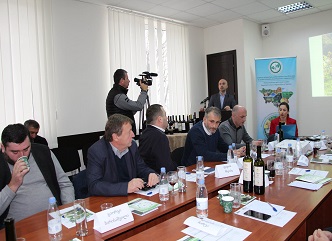 ამბროლაურში მევენახეობა-მეღვინეობის ტრადიციებსა და განვითარების პერსპექტივებზე კონფერენცია გაიმართა